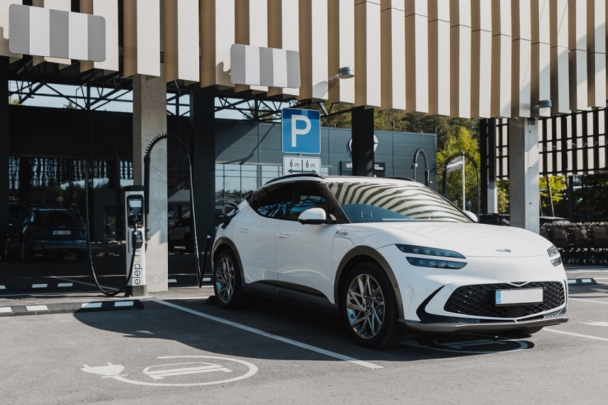 Elektriskie auto Latvijā — plusi un mīnusi 2026. gadā